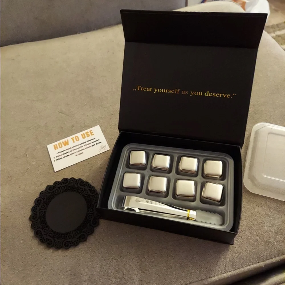 BRAND NEW STAINLESS STEEL WHISKEY STONE SET - Picture 4 of 5